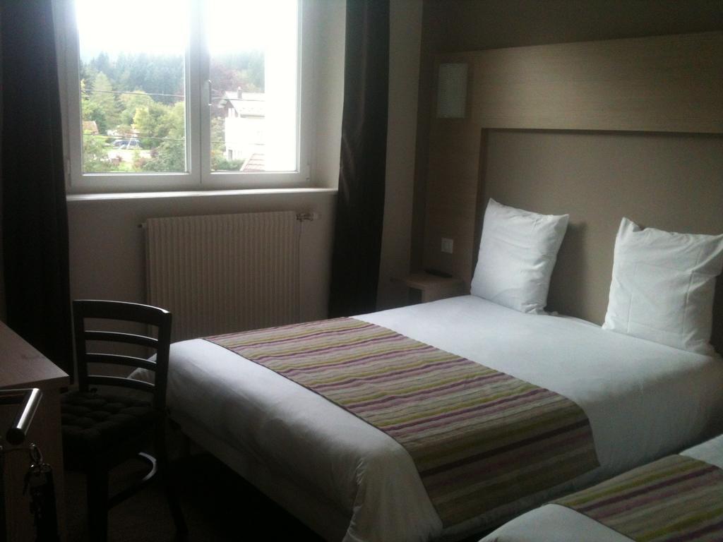 Hotel Restaurant L Echo Du Lac Gerardmer Bilik gambar